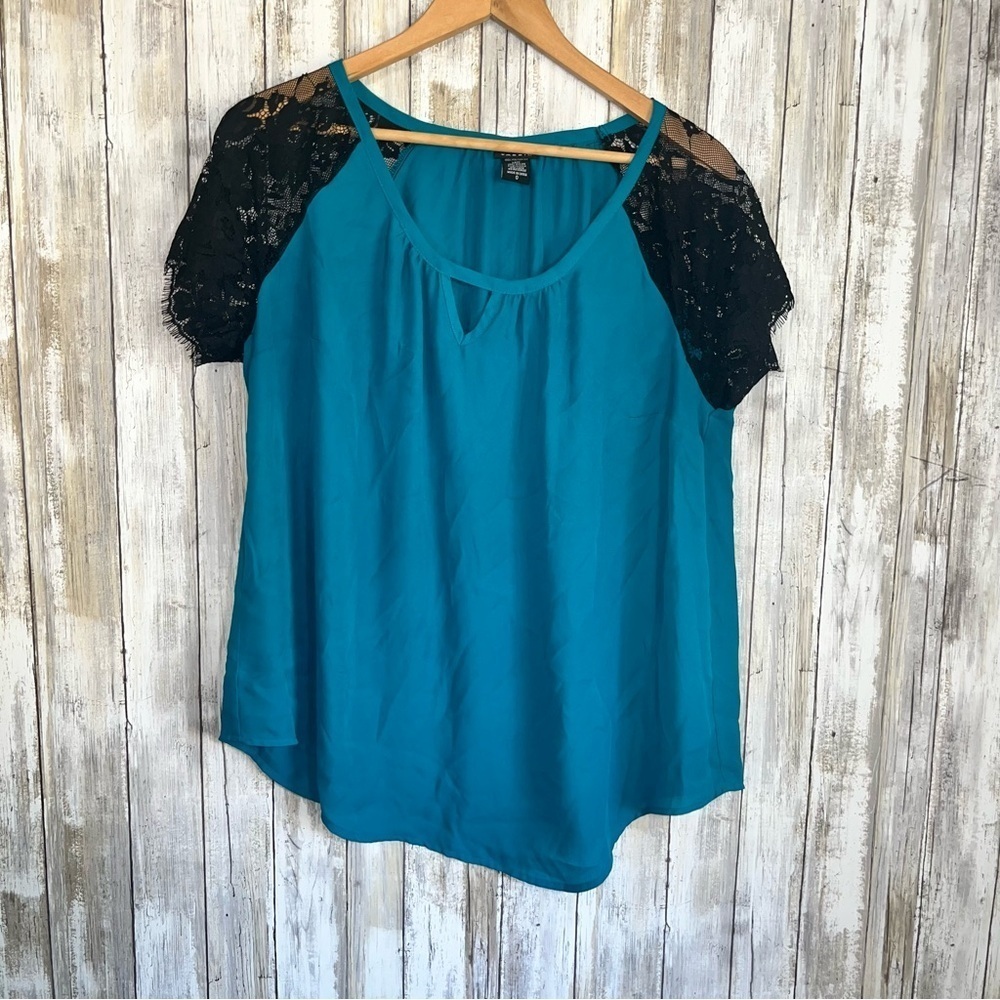 Torrid Turquoise Lace Sleeve Blouse 0X Teal Blue Georgette Top Flowy Feminine - Picture 2 of 7